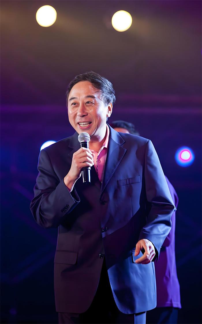 冯巩